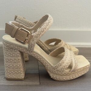 NWOT Dolce Vita Raffia Platform Sandal